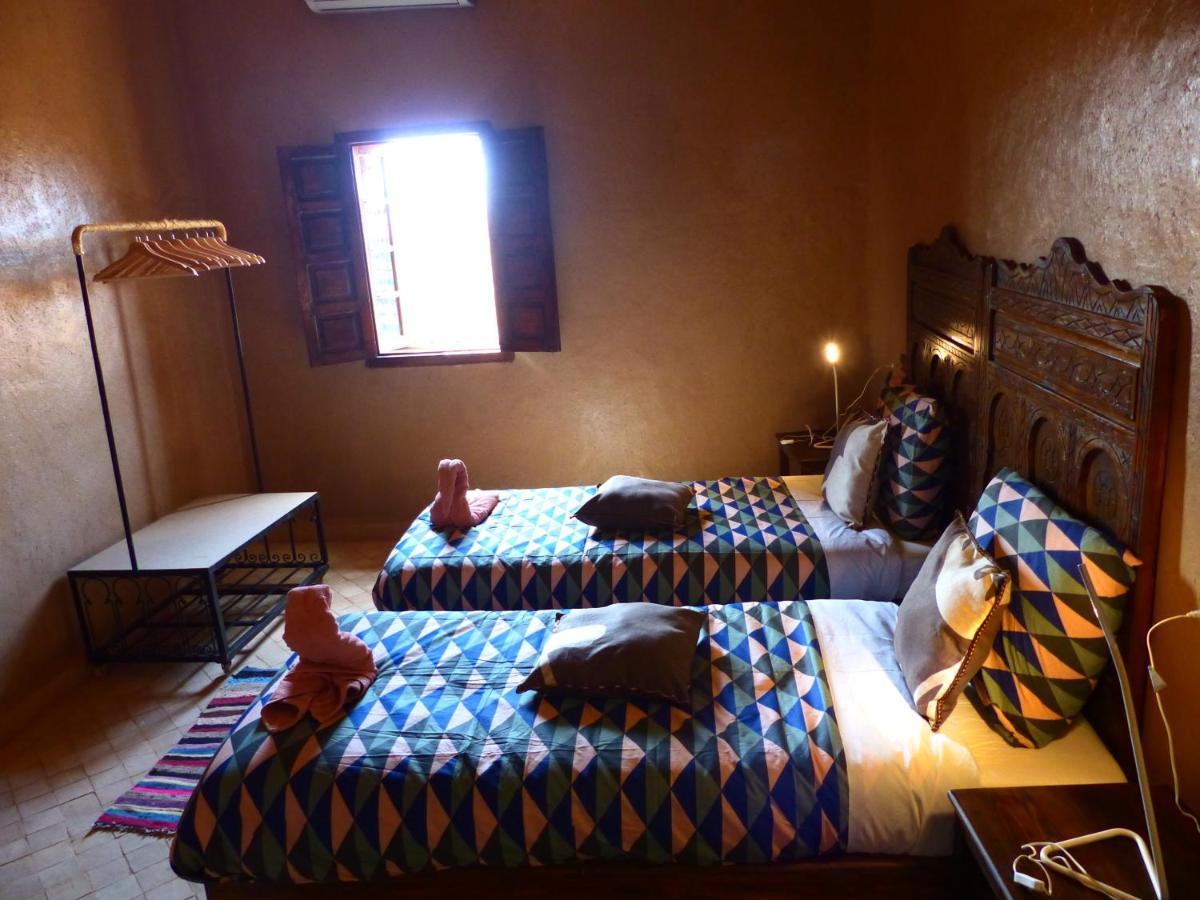 Riad Caravasar Merzouga Exterior foto
